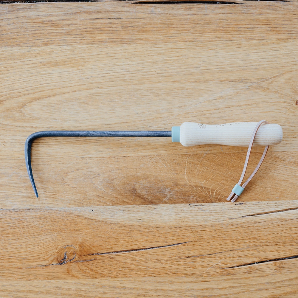 Homefarming-Unkrautjäter auf Holztisch Video