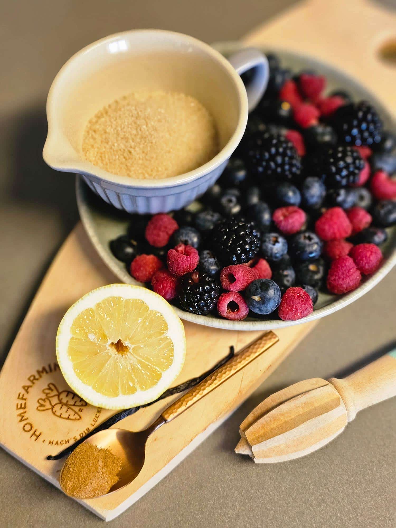 Beeren werden vorbereitet