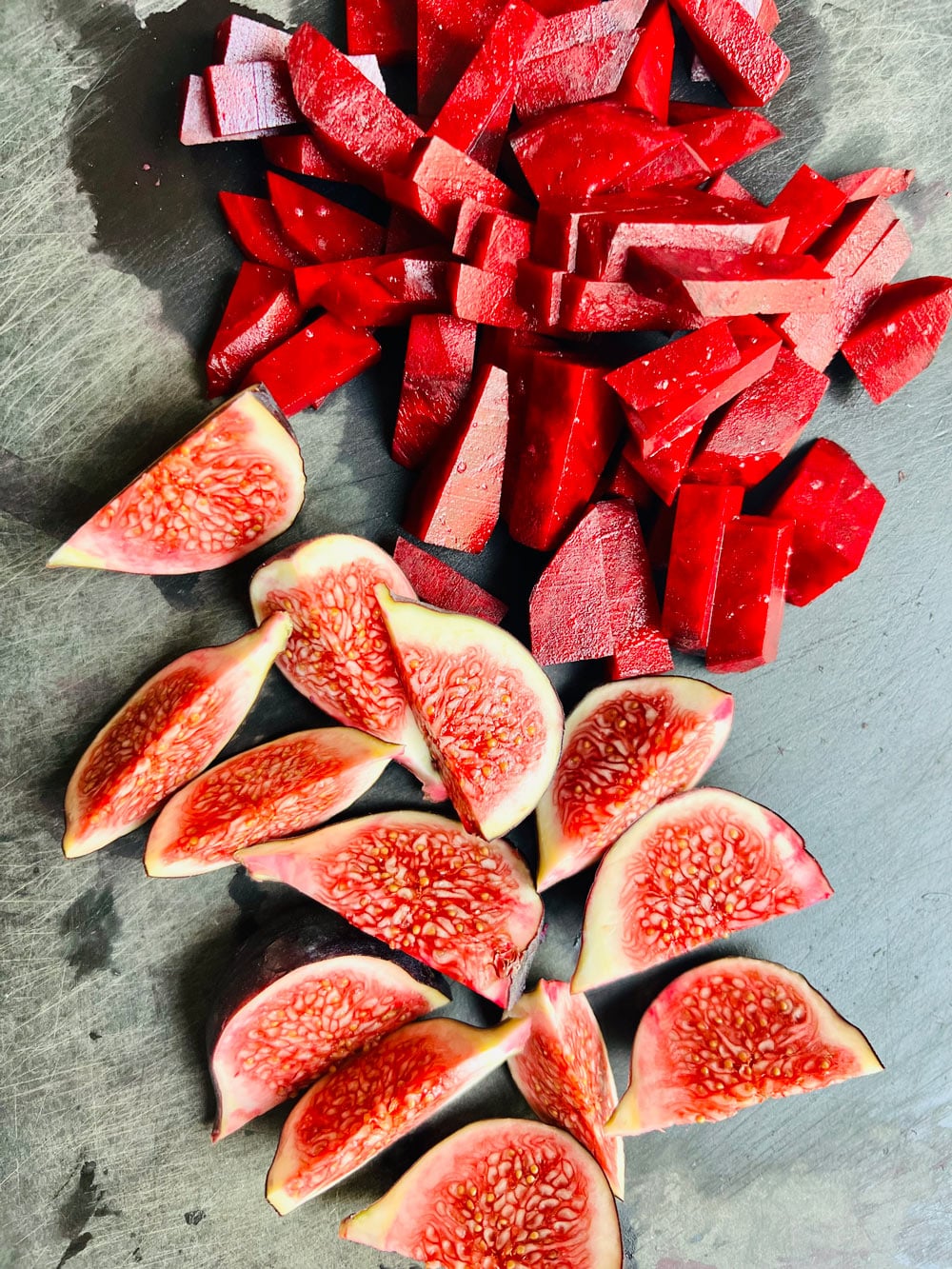 Feigen und die rote Beete wird vorbereitet