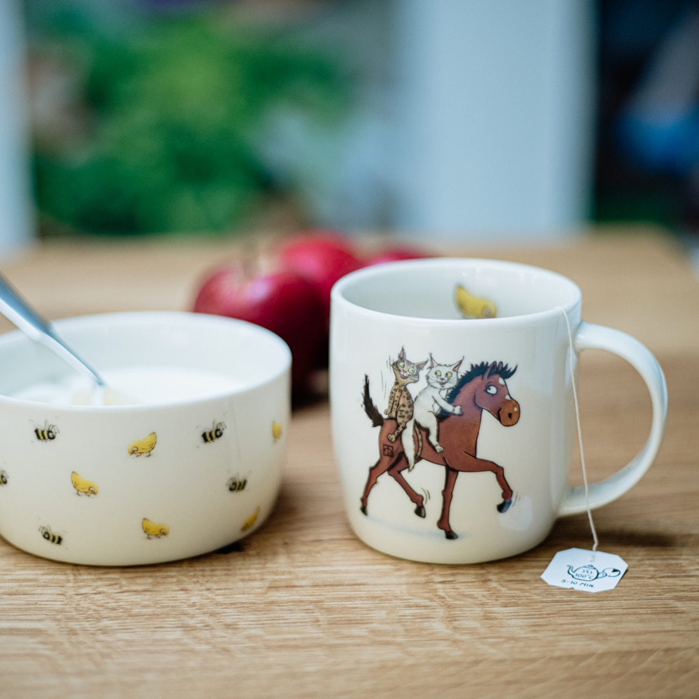 Porzellanbecher "Reitstunde mit Charlie"